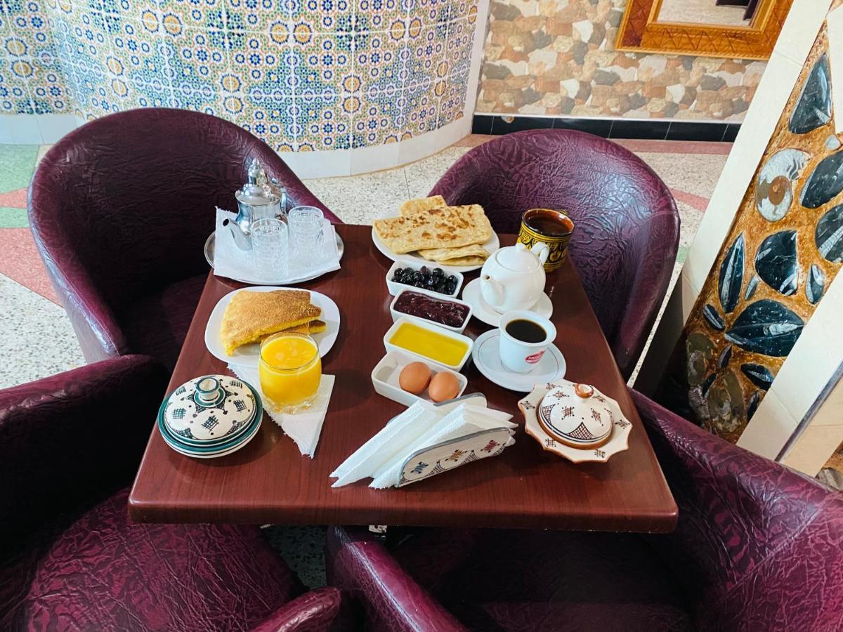 motel ain mersa Ifrane  Buitenkant foto