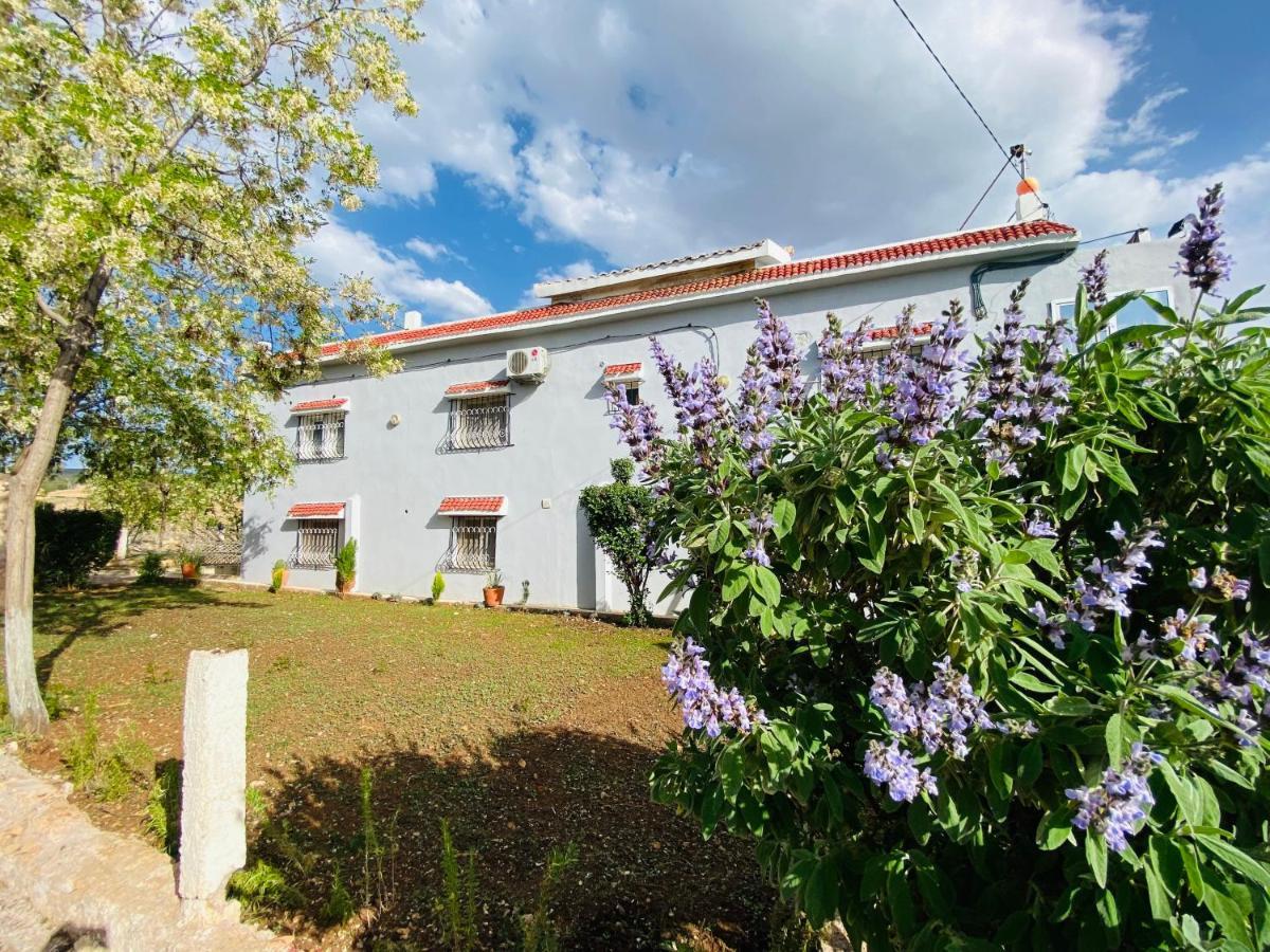 motel ain mersa Ifrane  Buitenkant foto