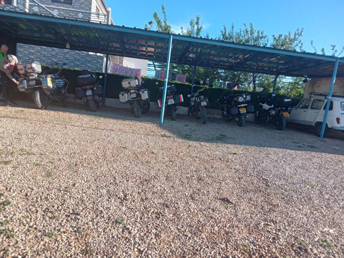 motel ain mersa Ifrane  Buitenkant foto